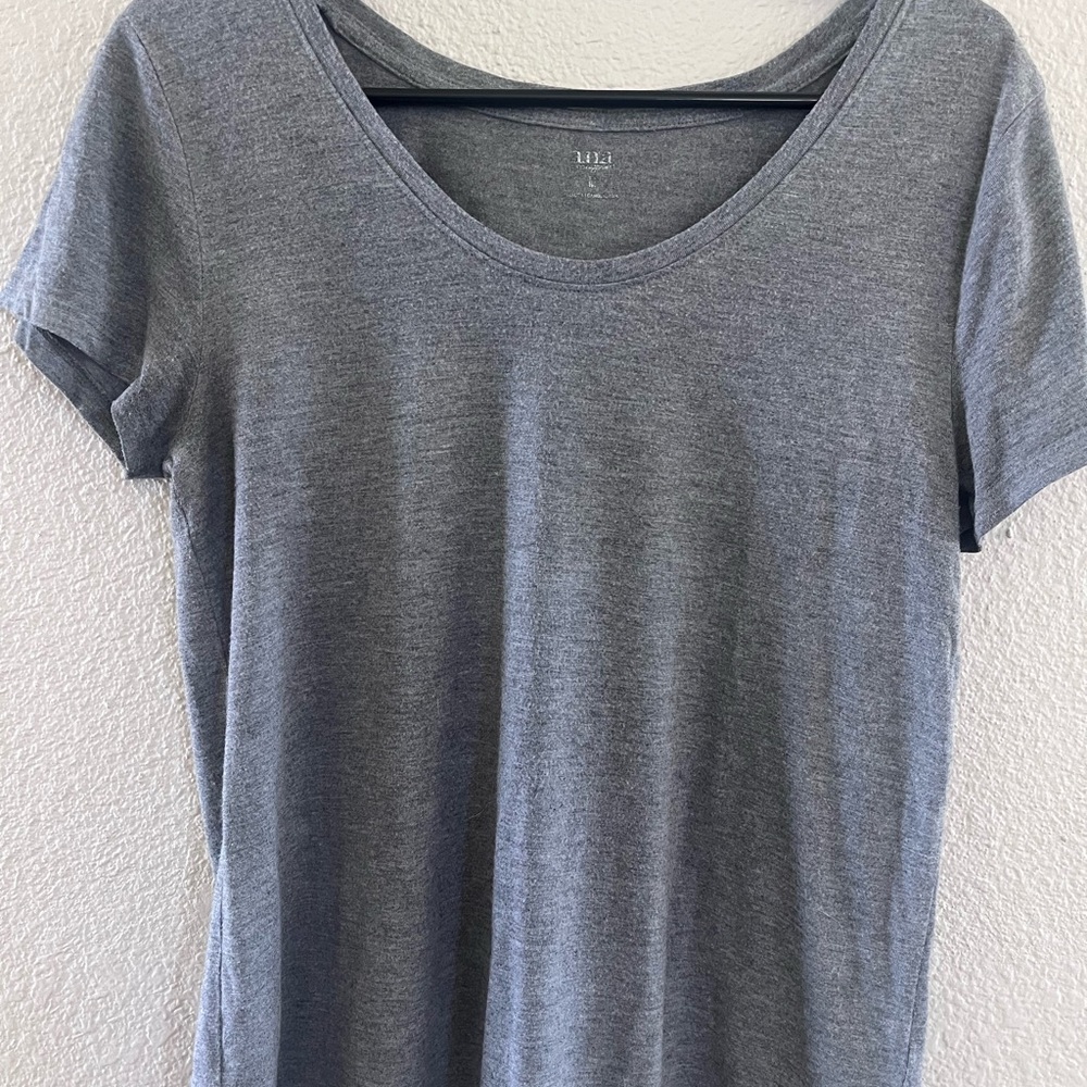 lululemon athletica Heather Gray Scoop Neck Short Sleeve Tee